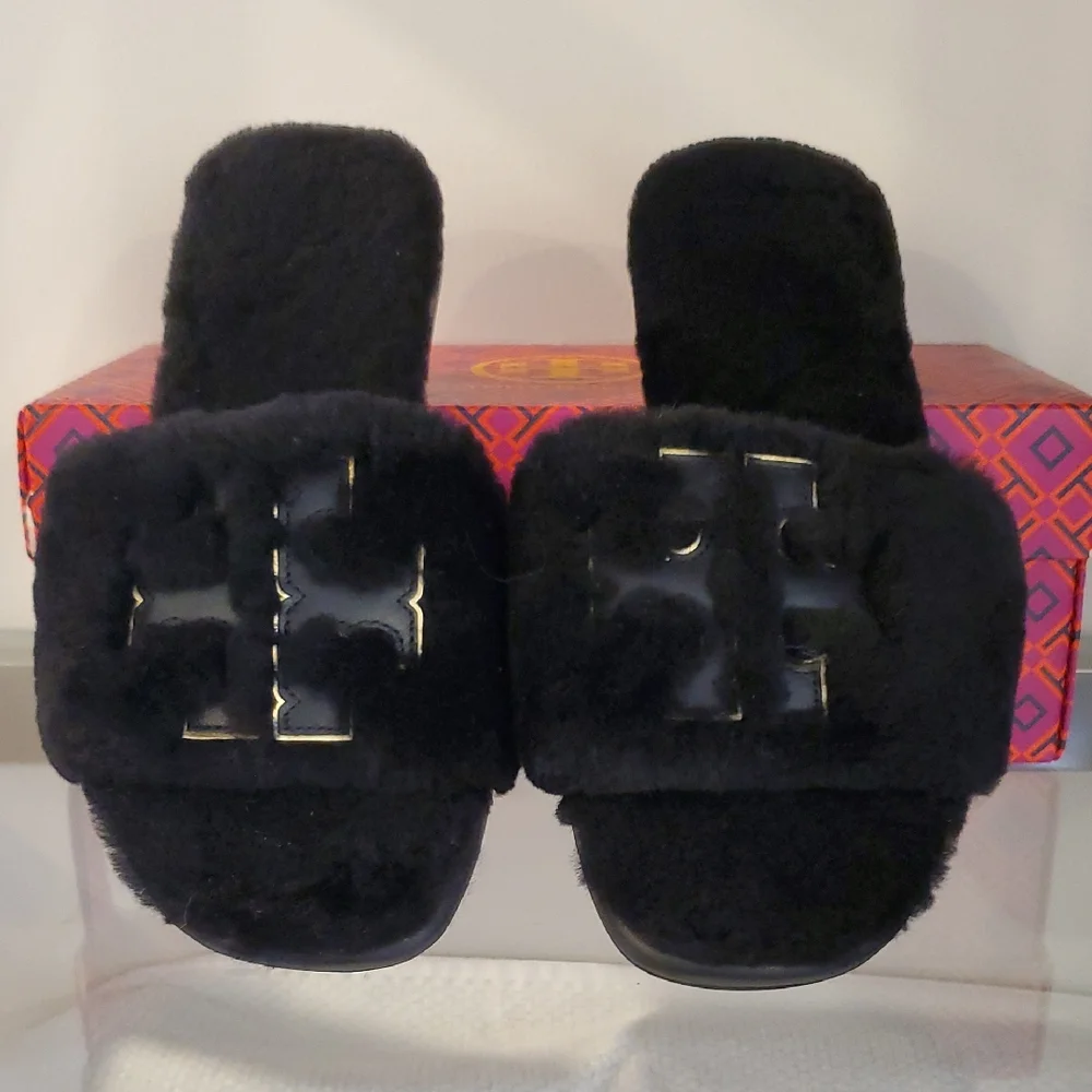 Tory Burch Double Shearling Slide Slide Sandals Black & Gold Size 7 new in box